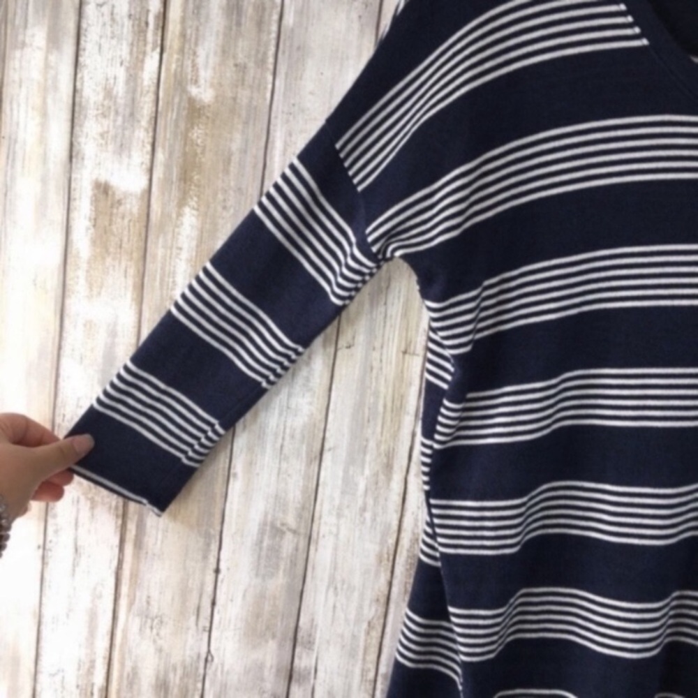 Market & Spruce Navy Striped Blouse - Picture 2 of 5